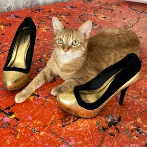 Qupid Gold and Black Platform Stilettos 7